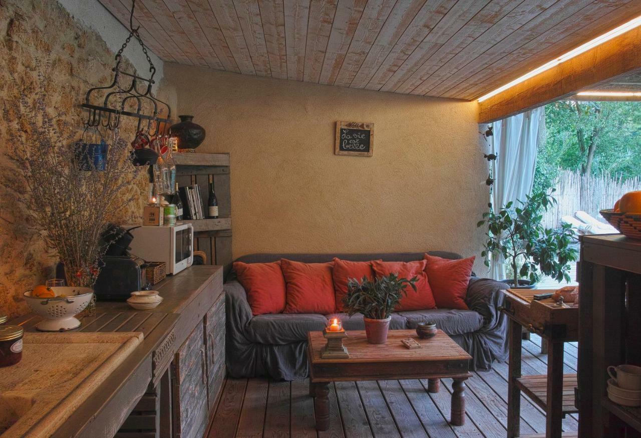 Le Moulin De Picaud Bed & Breakfast Grans ภายนอก รูปภาพ