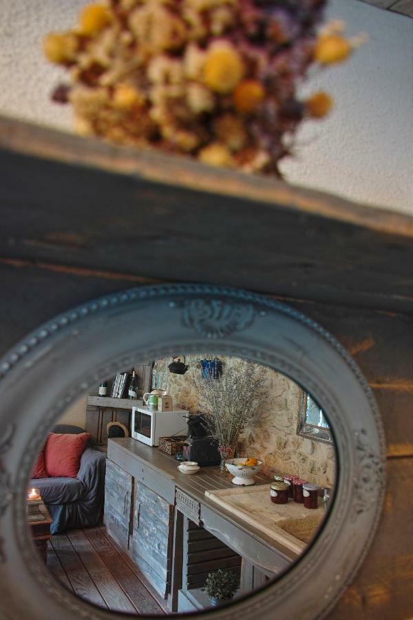 Le Moulin De Picaud Bed & Breakfast Grans ภายนอก รูปภาพ