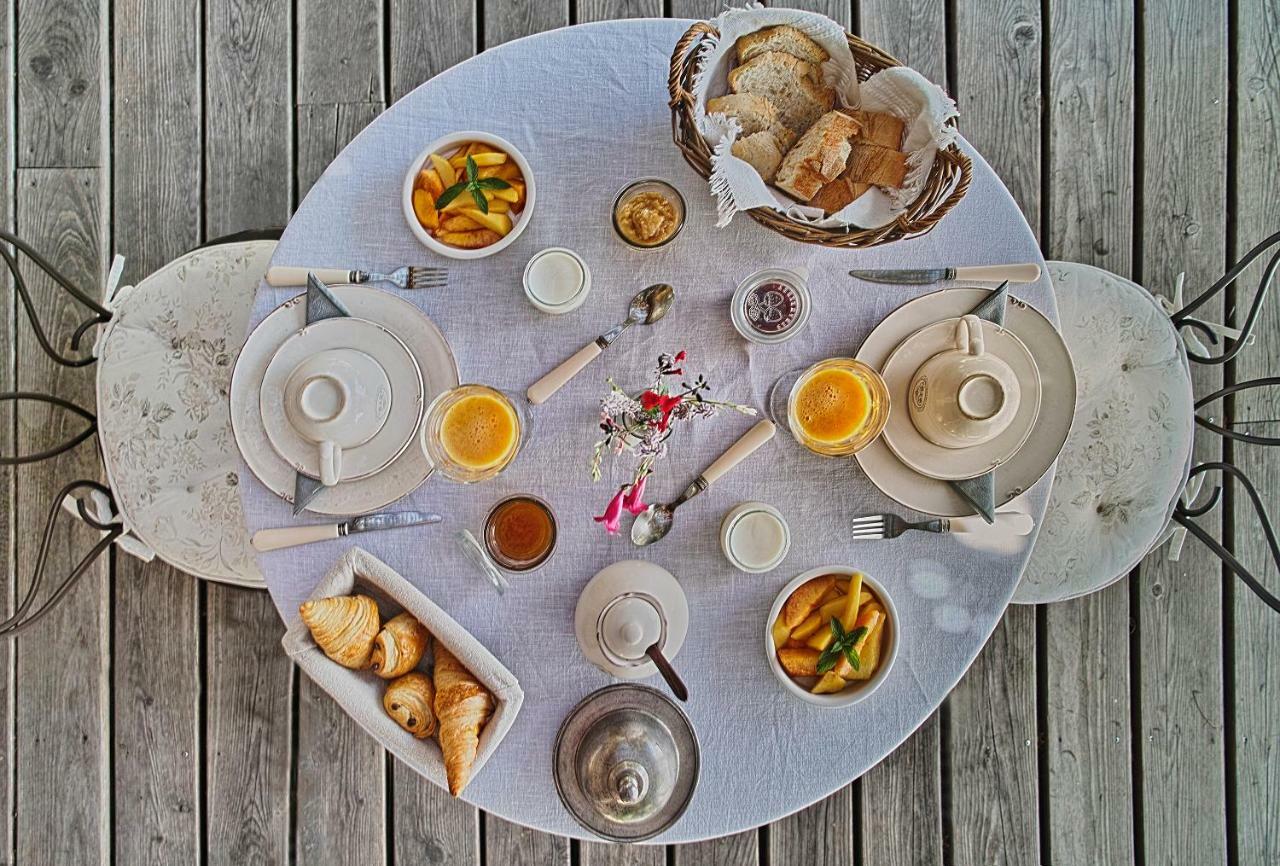 Le Moulin De Picaud Bed & Breakfast Grans ภายนอก รูปภาพ